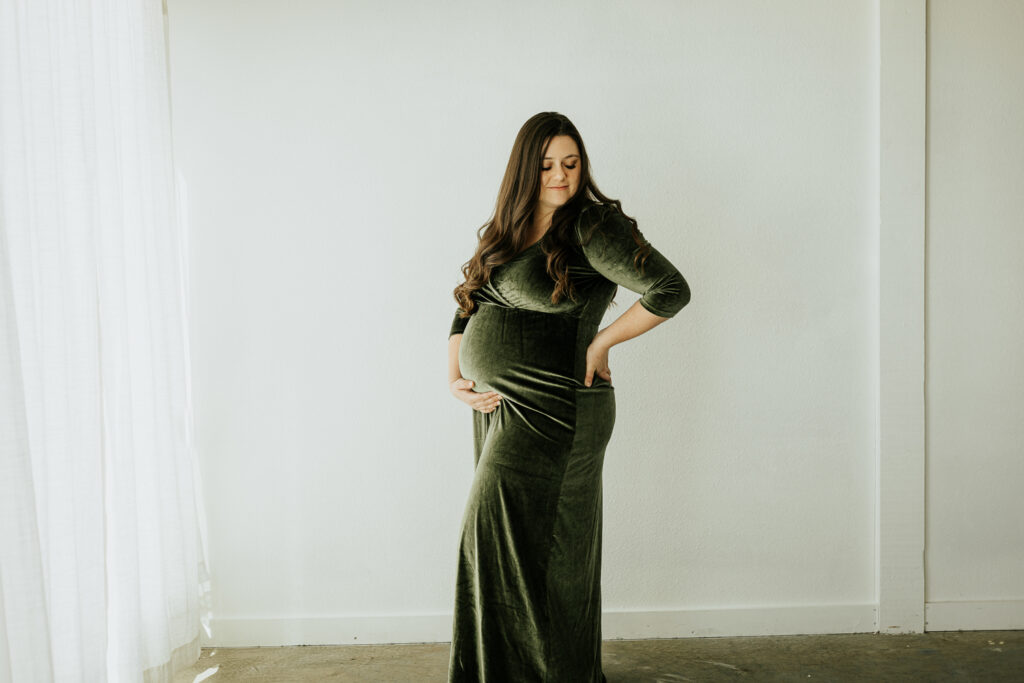 A stunning maternity photo session at Sugarhill Studio in Longmont, Colorado, highlighting the natural beauty of pregnancy.